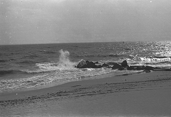 Breaking wave, March 1978