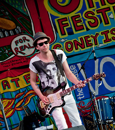 The Raveonettes @ Coney Island Siren Music Festival 2009