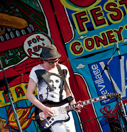The Raveonettes @ Coney Island Siren Music Festival 2009