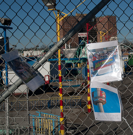Astroland Shrine on New Year's Day 2009