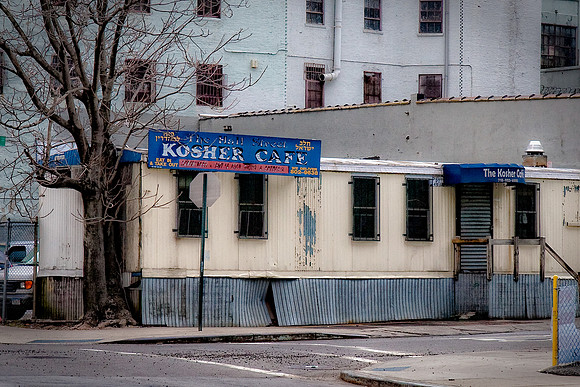 Kosher Cafe near Navy Yard